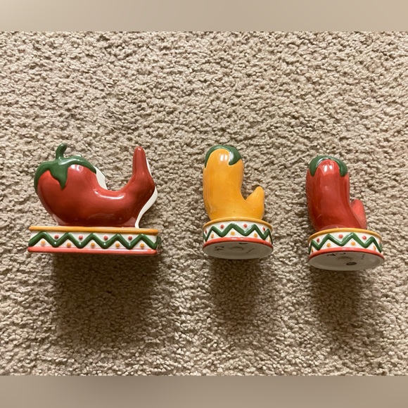 Clay Art Chili Hot Pepper Salt and Pepper Shaker and Napkin Holder Set - Picture 2 of 4